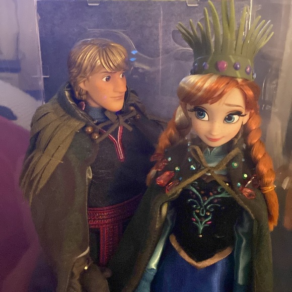 Disney limited edition Anna and Kristoff designer dolls - Picture 7 of 8